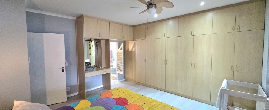 4 Bedroom Property for Sale in Franskraal Western Cape